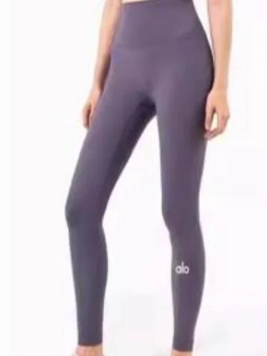 ALO Women's Yoga Pants - Picture 3 of 3